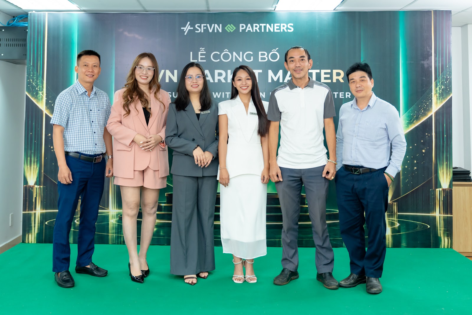 Đại diện SFVN và khách mời tại Lễ công bố Market Master